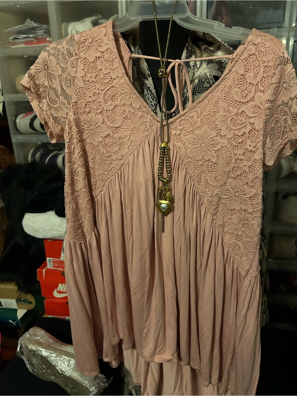 Women's Lace Yoke Flutter Sleeve Tunic Tops - Dusty Rose